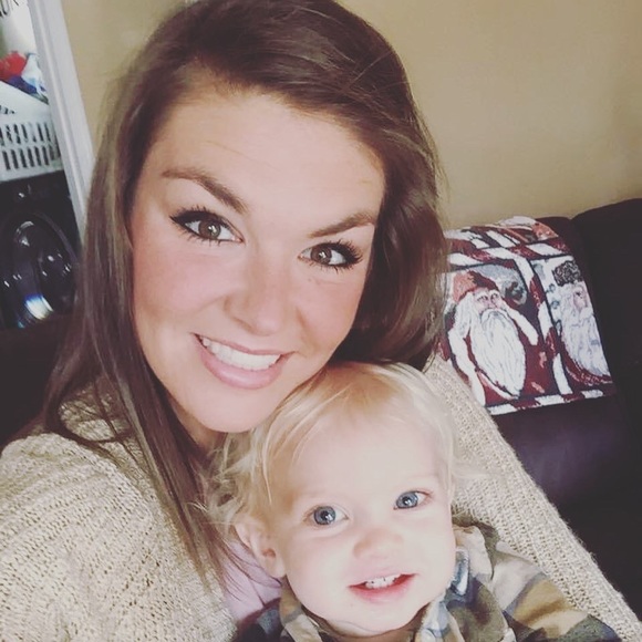 Meet Your Posher, Halley - Picture 4 of 15